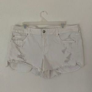 American Eagle Outfitters white shorts